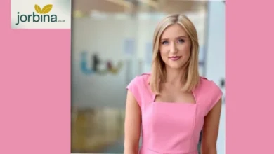 How Old is Ellie Pitt